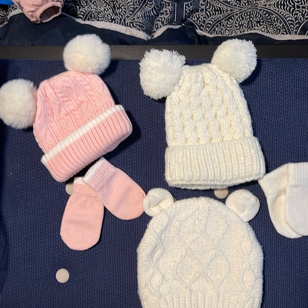 Infant winter hats & mittens